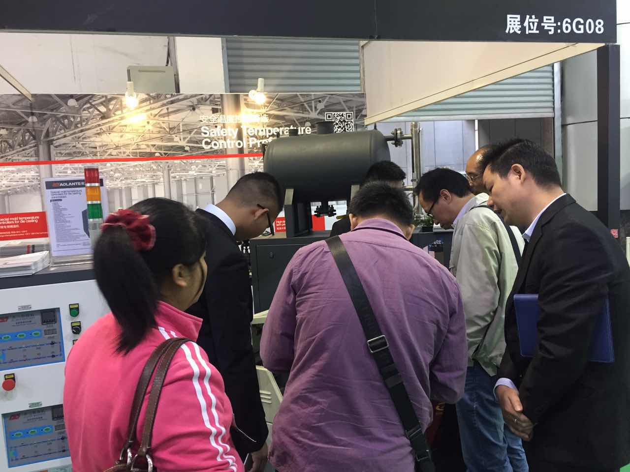 奧蘭特壓鑄模溫機在展會中